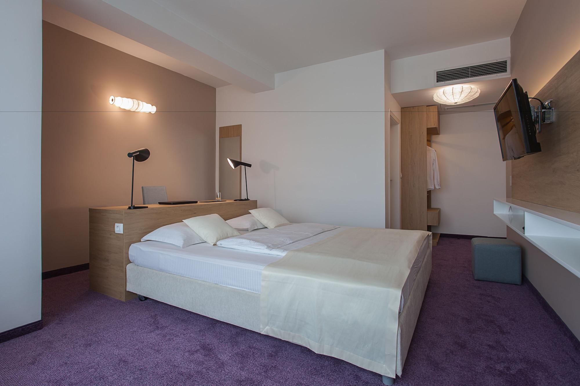 City Park Hotel Скоп'є Екстер'єр фото