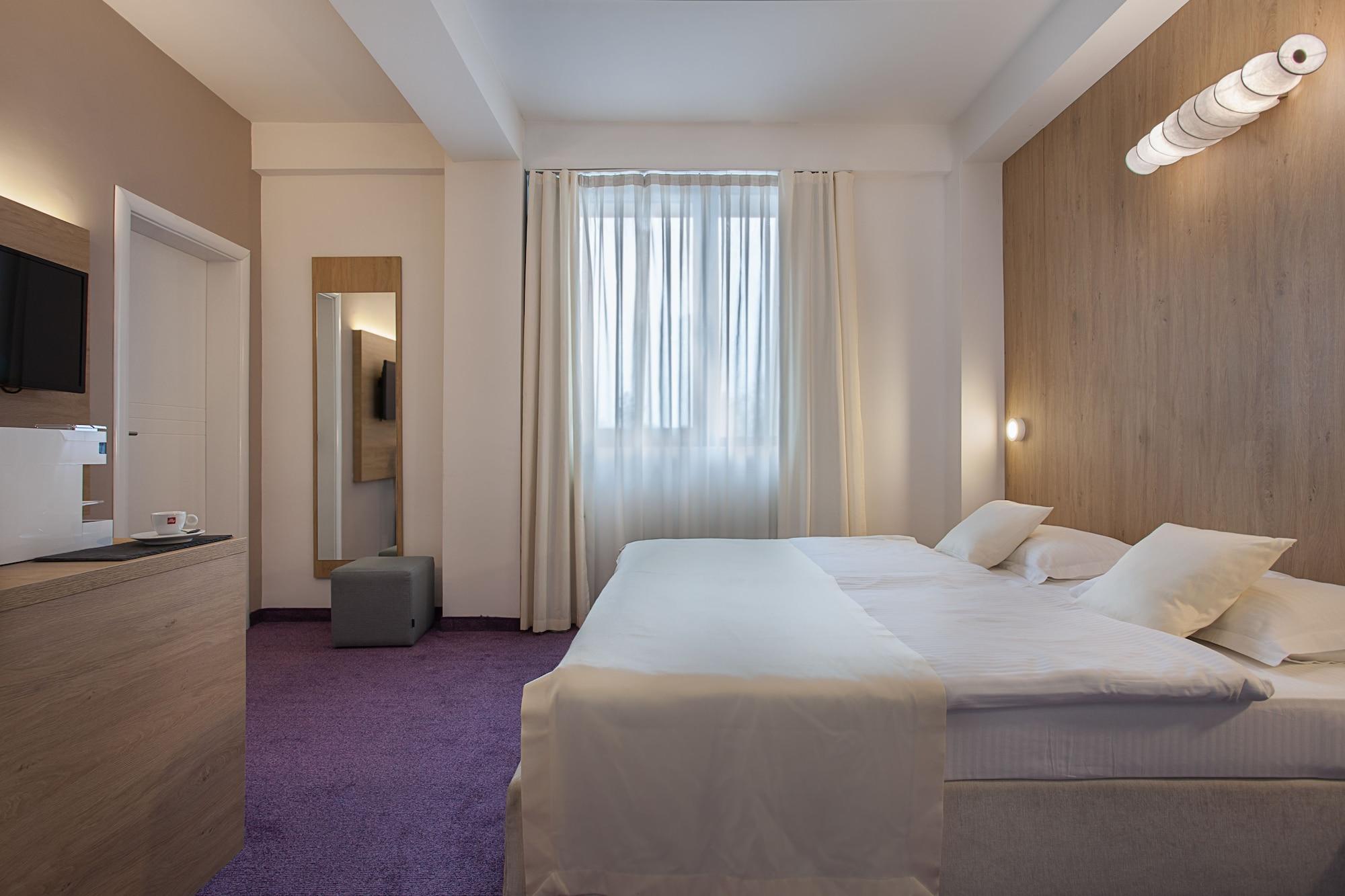 City Park Hotel Скоп'є Екстер'єр фото