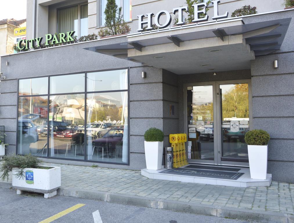 City Park Hotel Скоп'є Екстер'єр фото