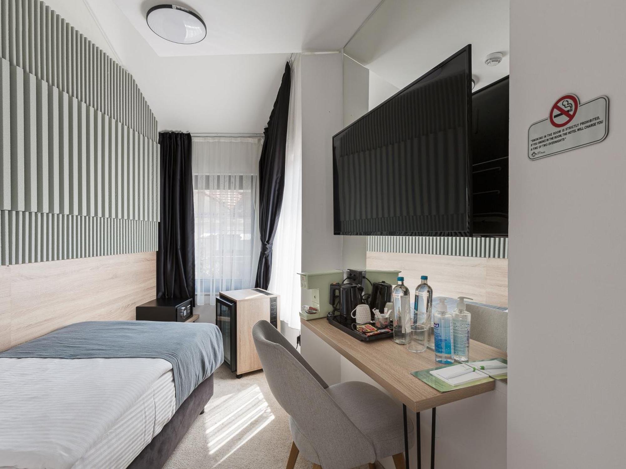 City Park Hotel Скоп'є Екстер'єр фото