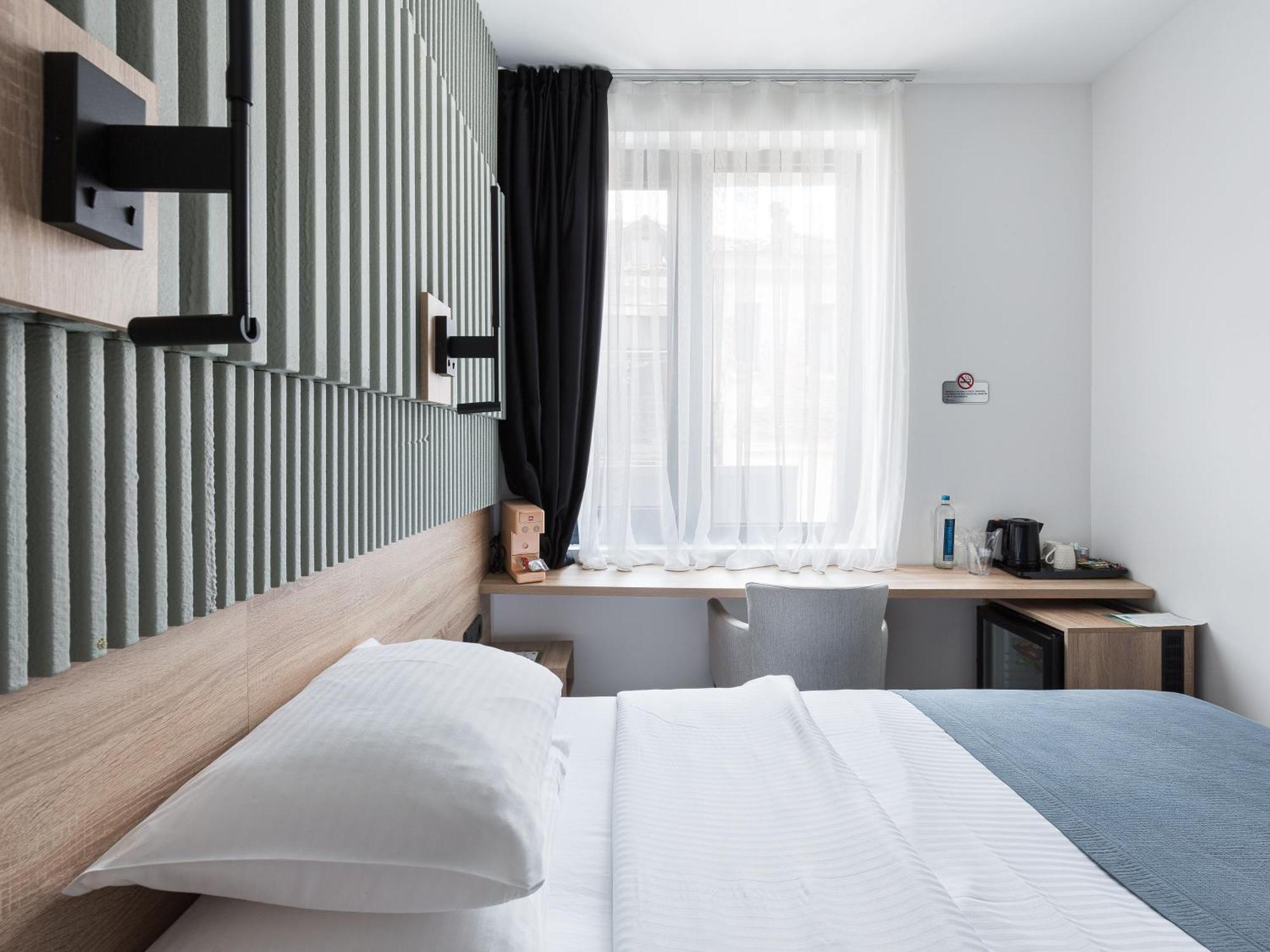 City Park Hotel Скоп'є Екстер'єр фото