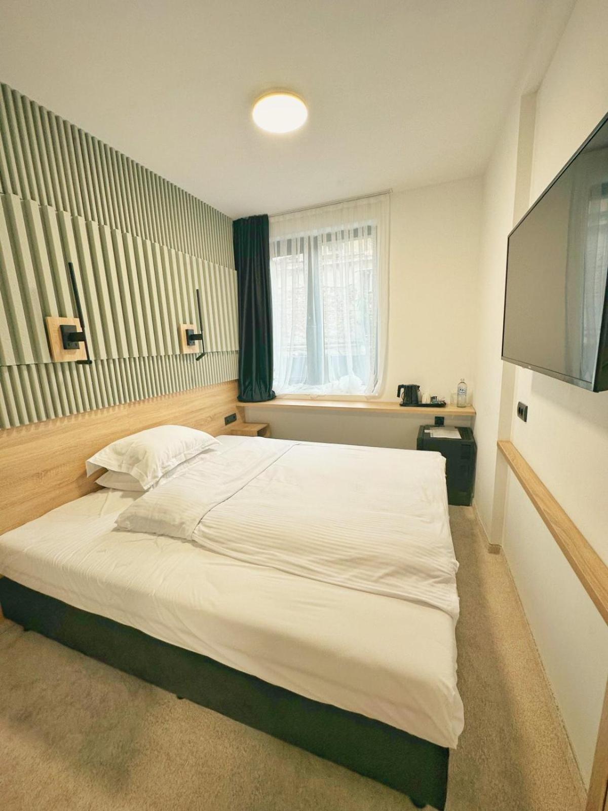 City Park Hotel Скоп'є Екстер'єр фото