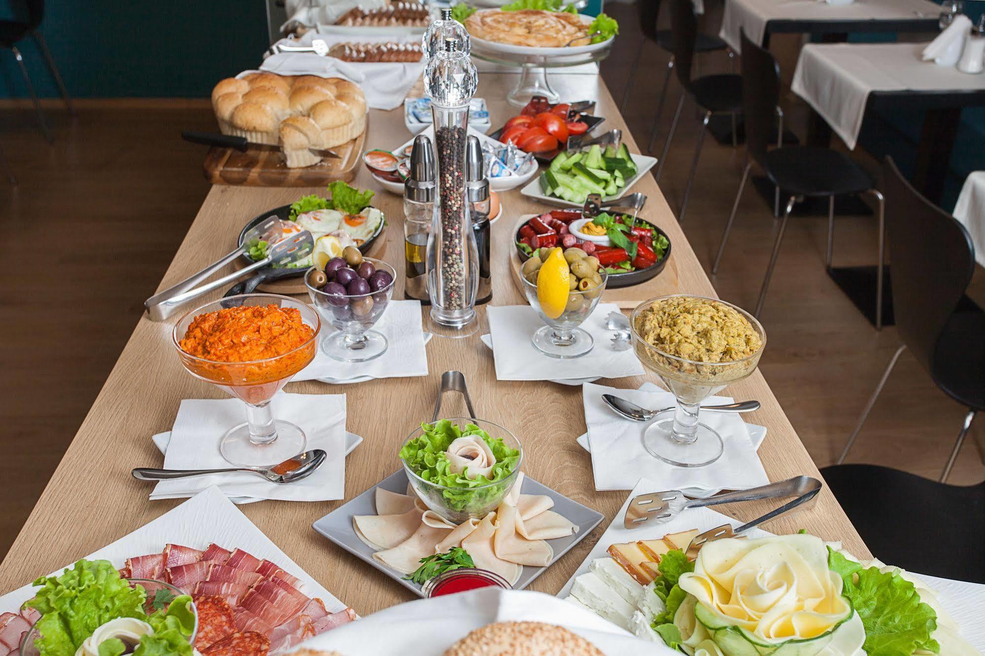 City Park Hotel Скоп'є Екстер'єр фото